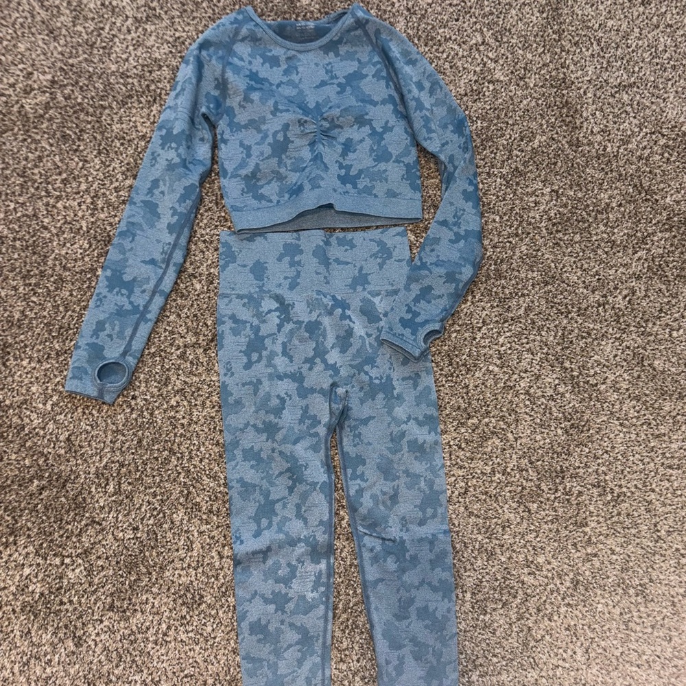Blue Camo workout set
